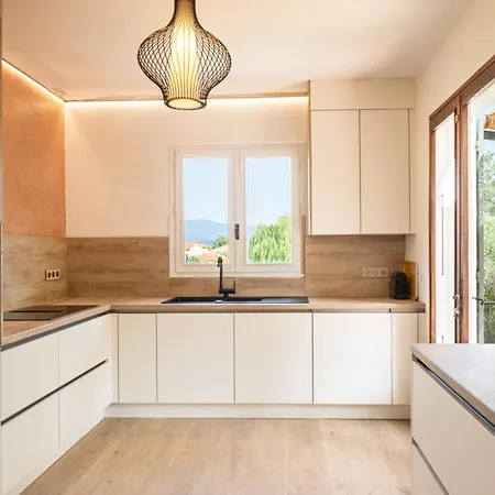 Entire Alosa-sleeps 12-private Pool-garden