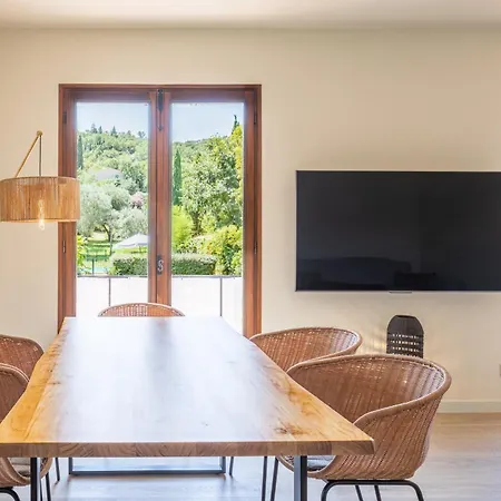 Villa Entire Alosa-sleeps 12-private Pool-garden Céret