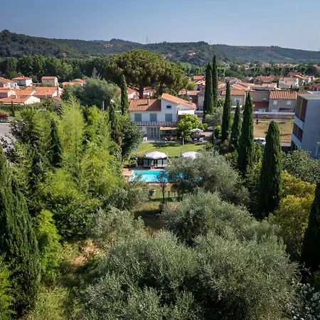 Entire Alosa-sleeps 12-private Pool-garden